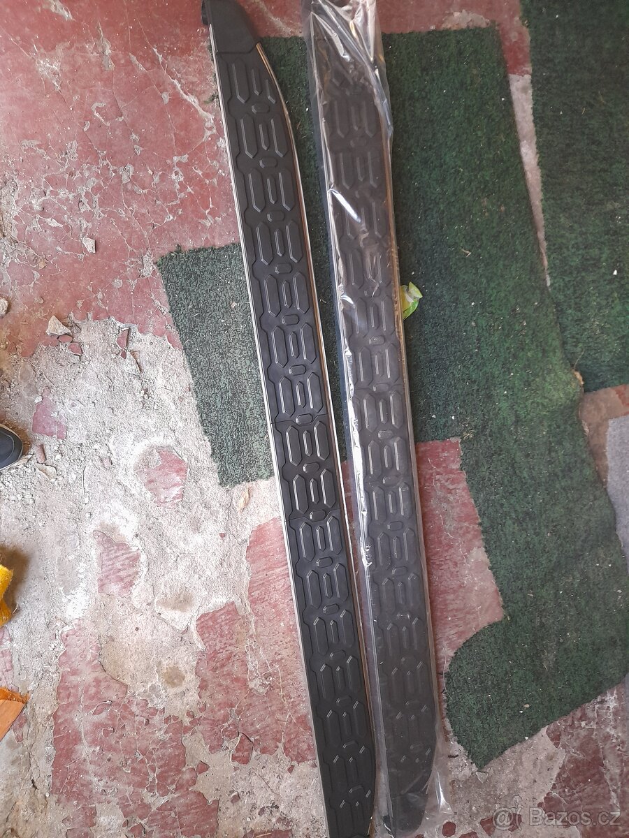 Boční nášlapy