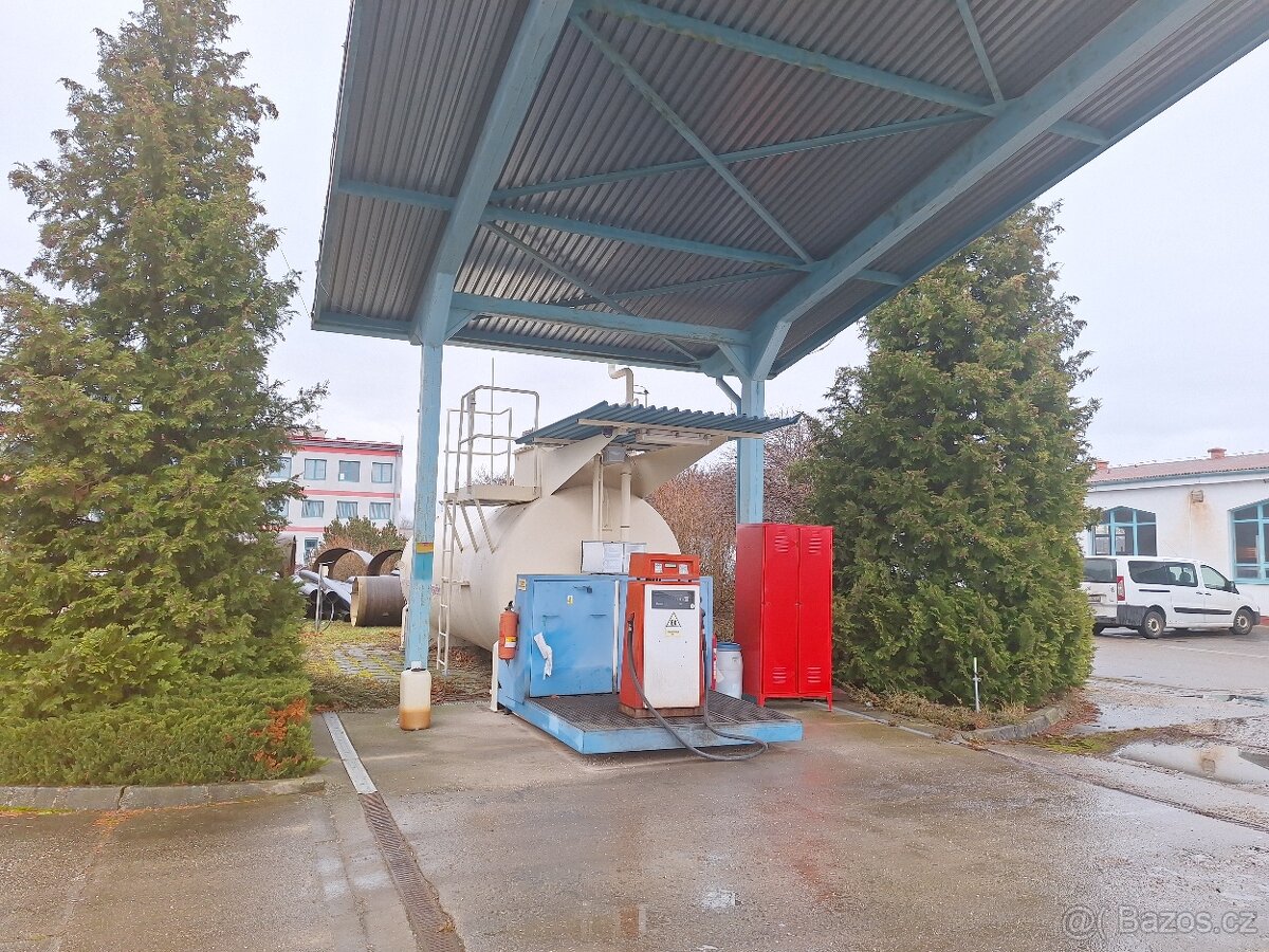 Nadzemní nádrž na PHM