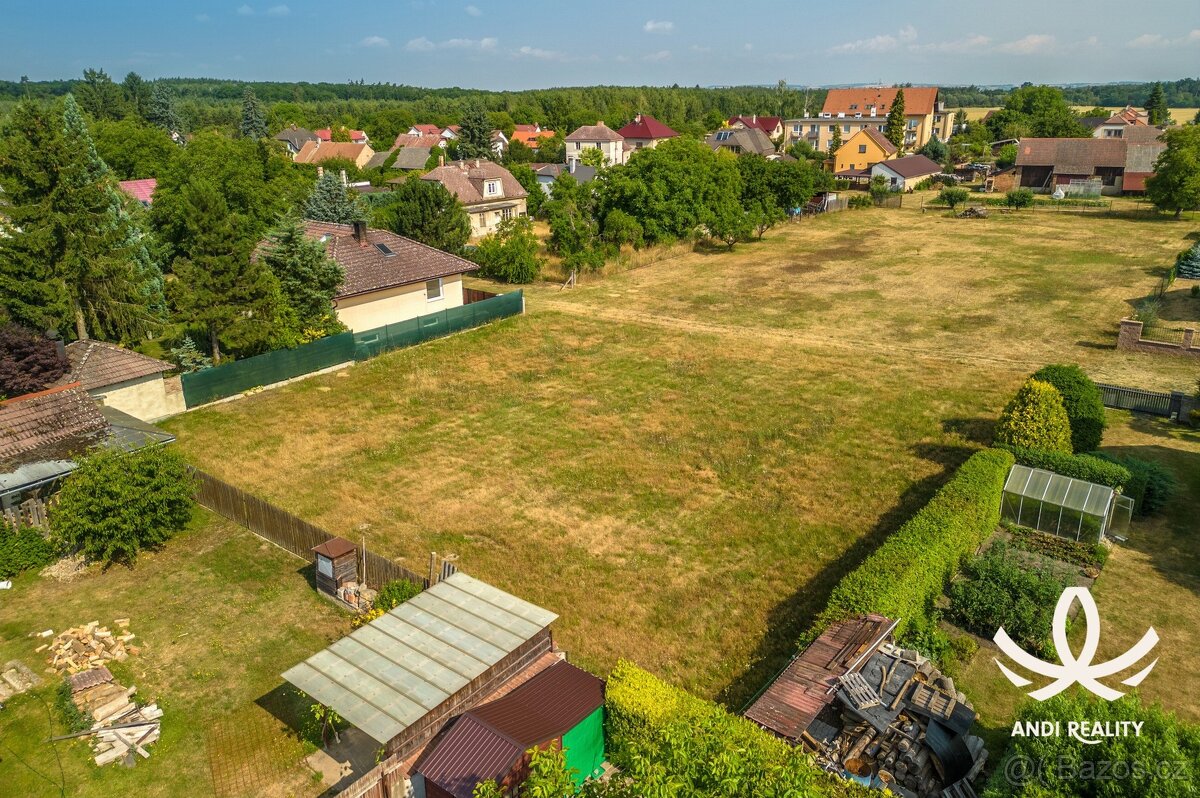 Pozemek - 1053 m2, Loučeň okres Nymburk, ev.č. 00143
