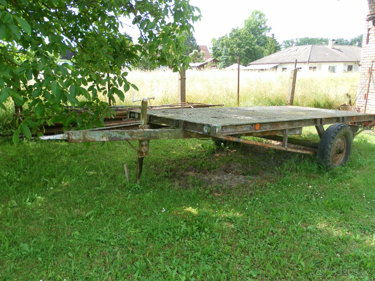 Dvojkolová plošina za traktor - levně