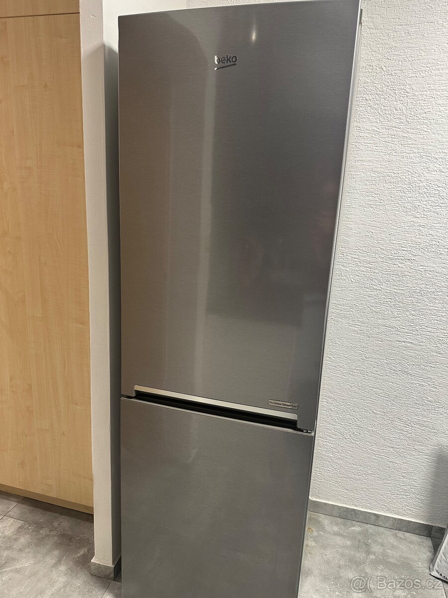 Lednice s mrazákem Beko