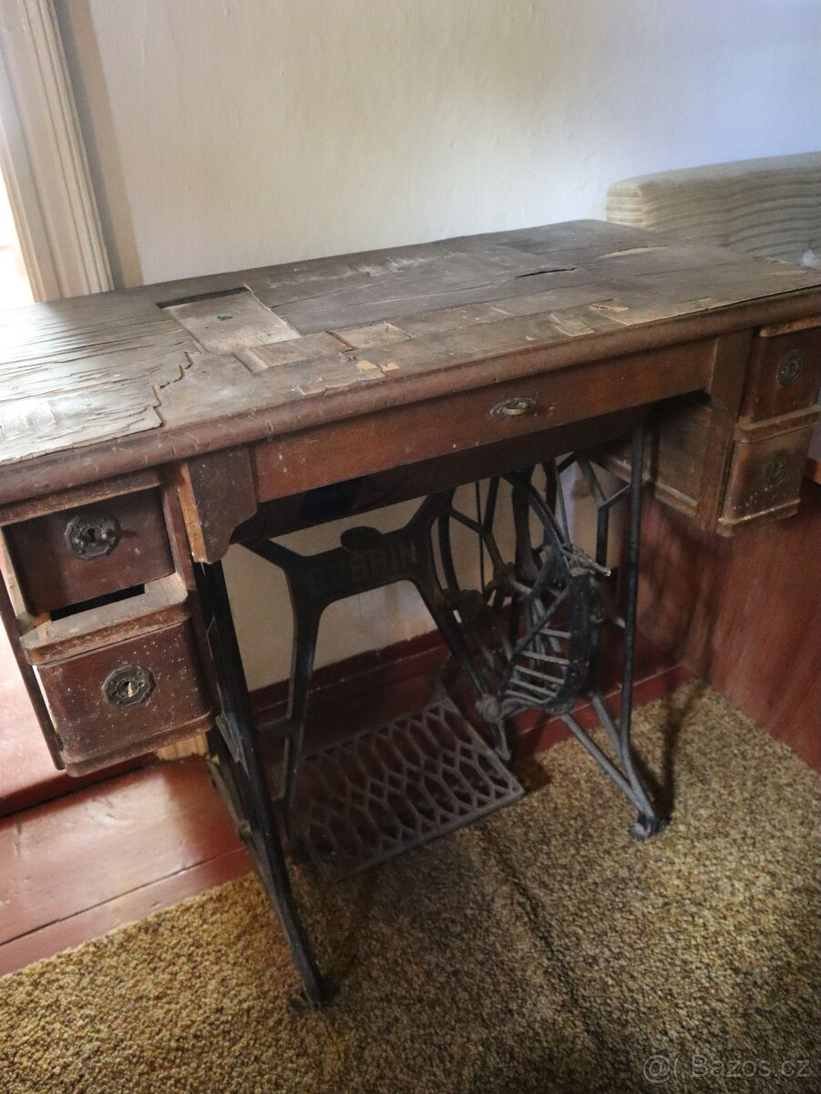 Šicí stroj Bobbin