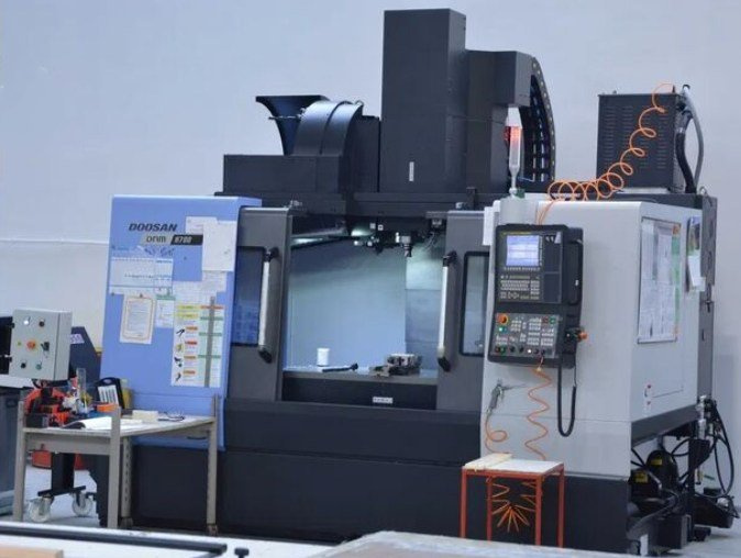 Soustruhy - CNC  DNM 6700