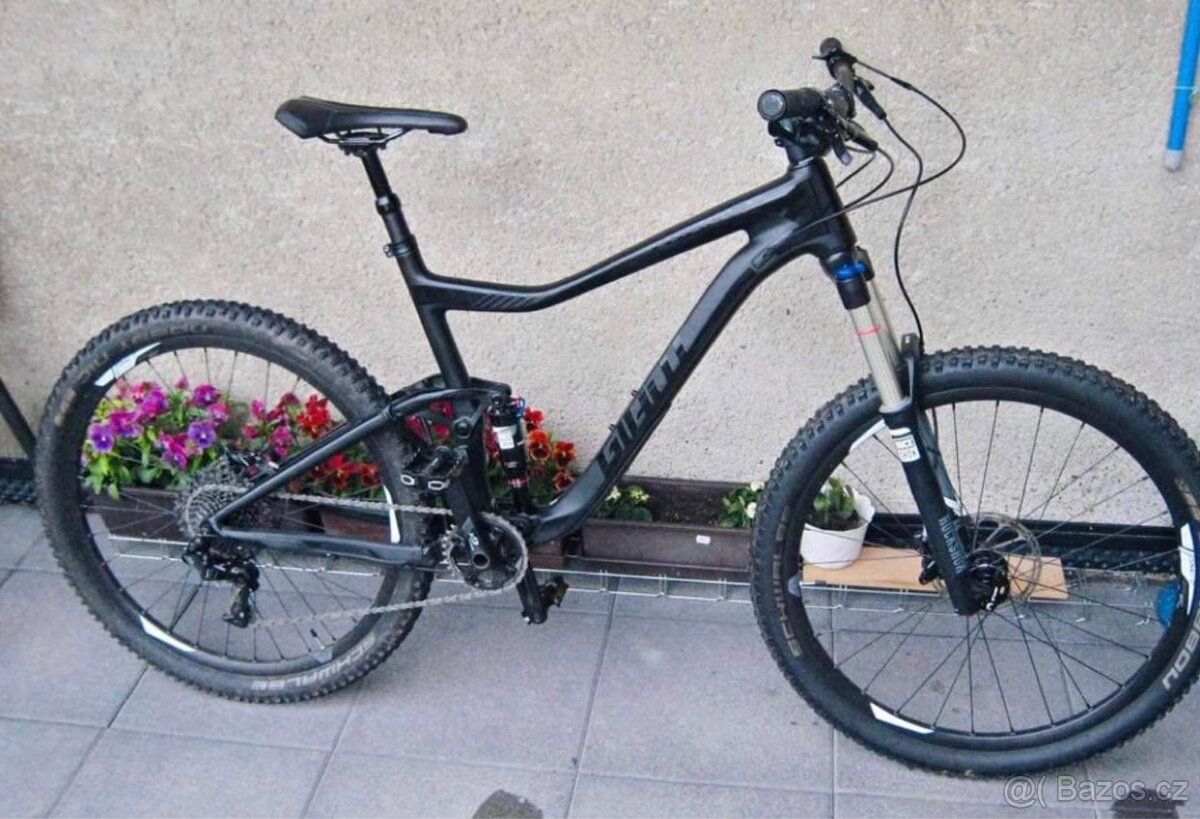 Giant Trance Advanced karbonové 27.5 2 celoodpružené kolo
