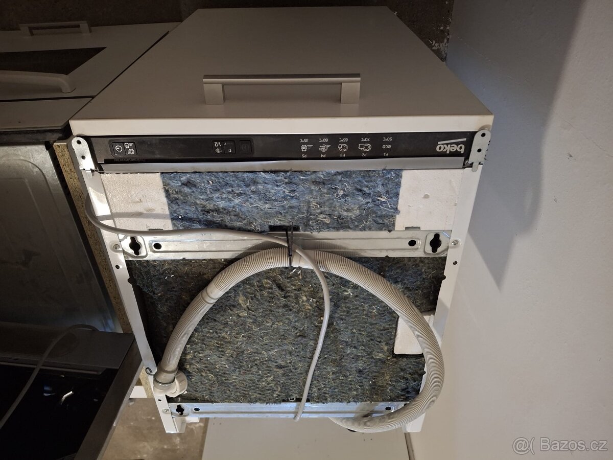 Kuchyňská linka se spotřebiči