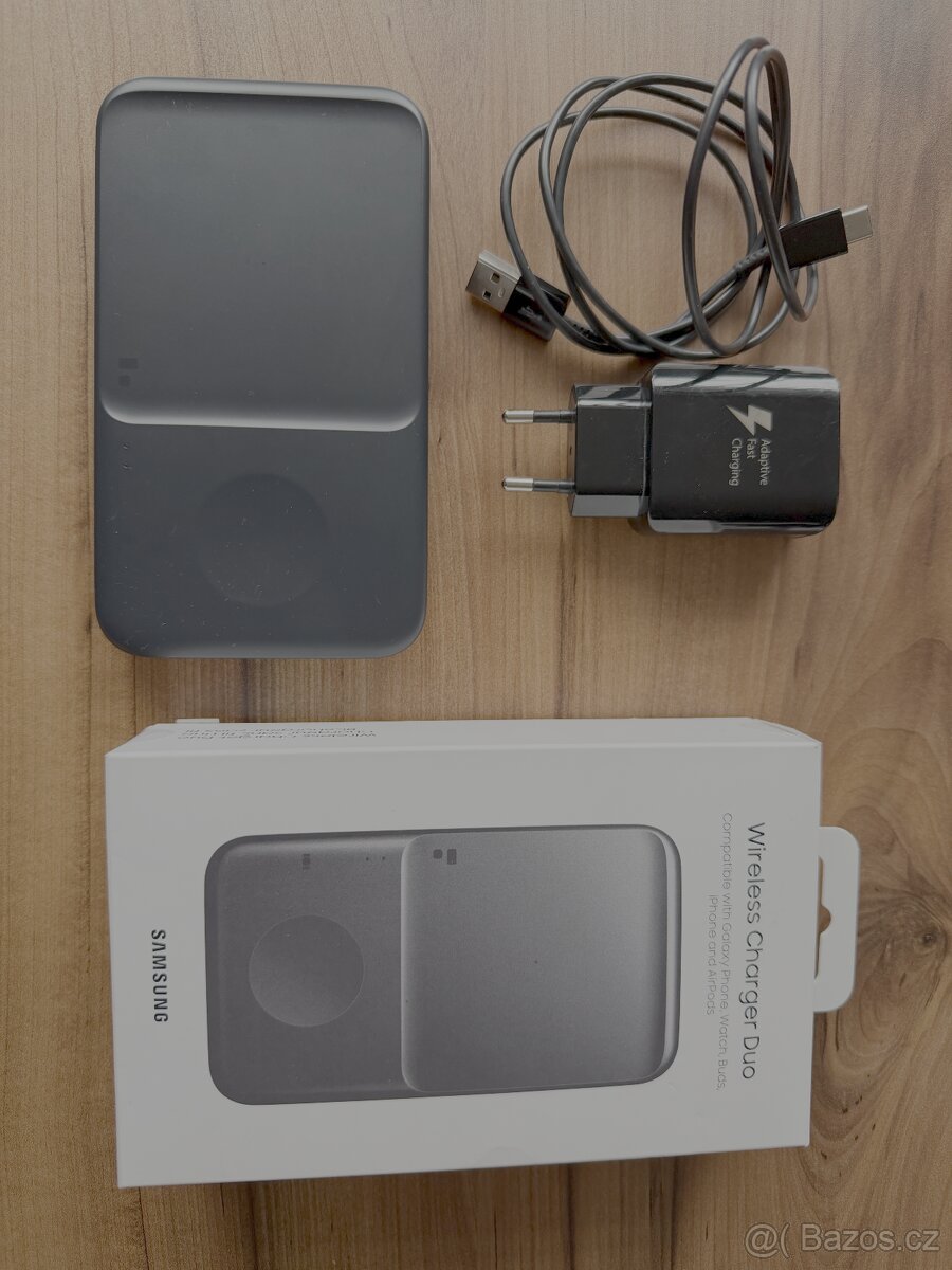 Samsung Charger Duo – bezdrátová nabíječka, perfektní stav