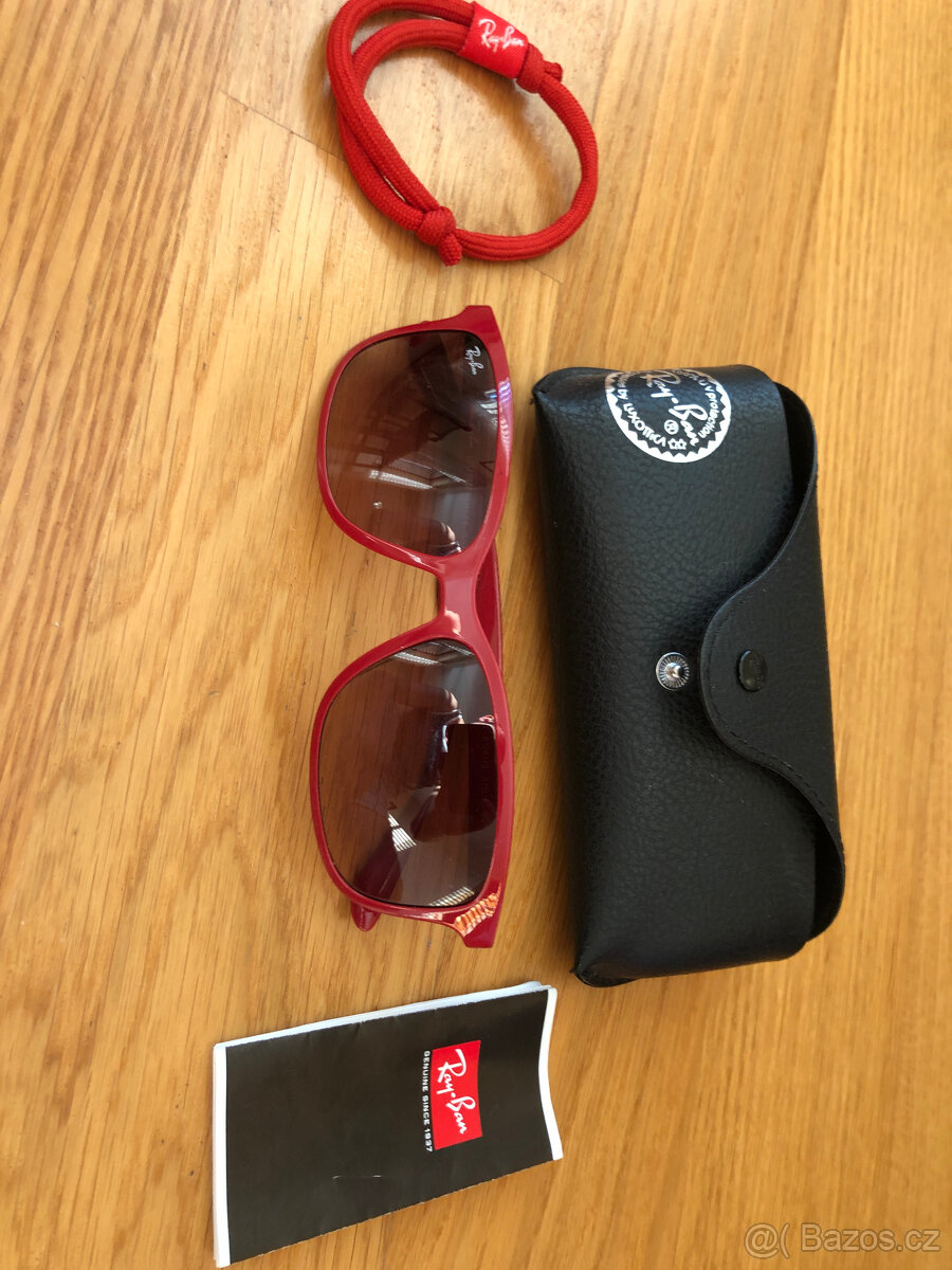 Sluneční brýle Ray-Ban 4215 6126/13