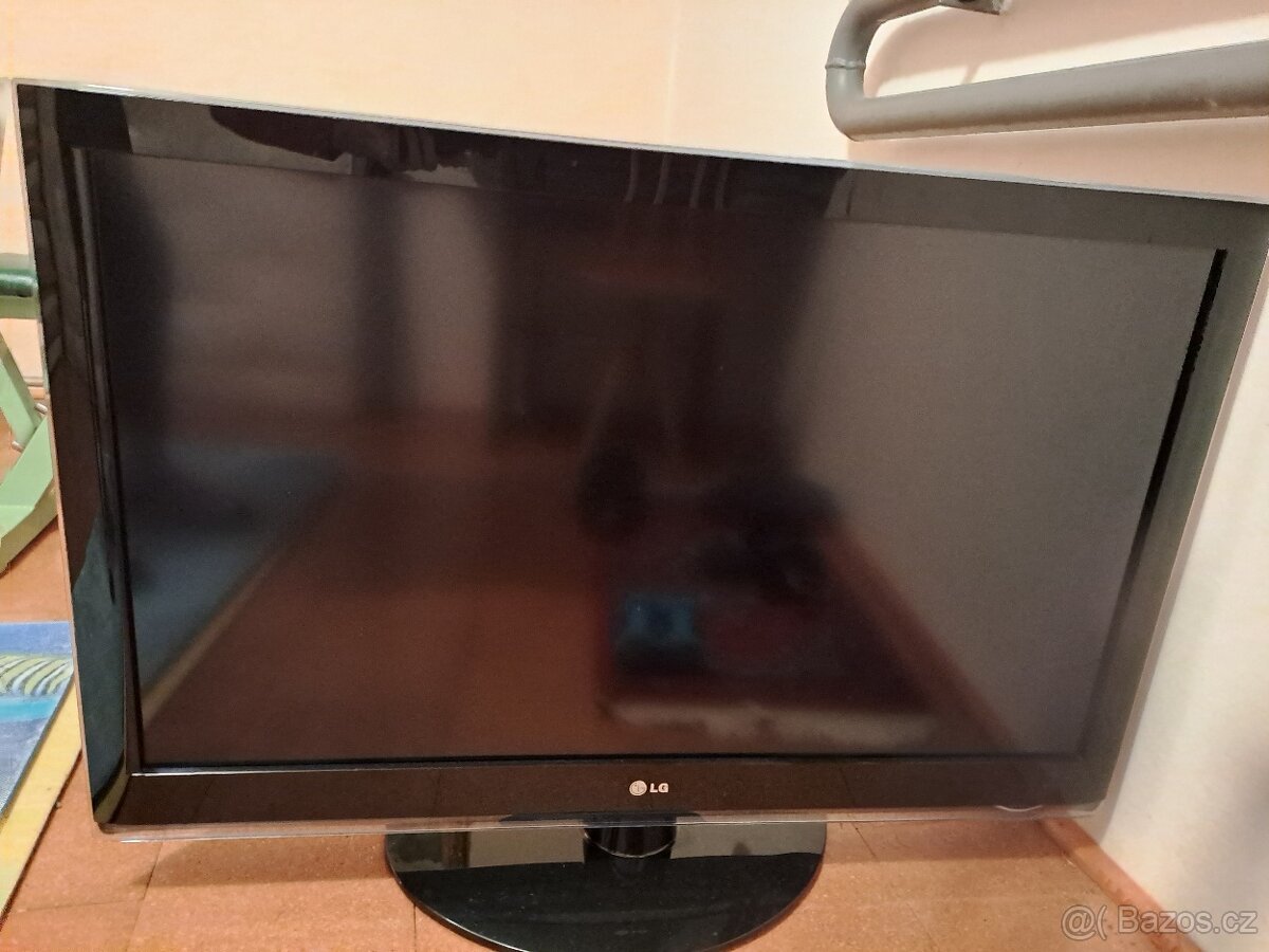 Televize LG 42LH 4000