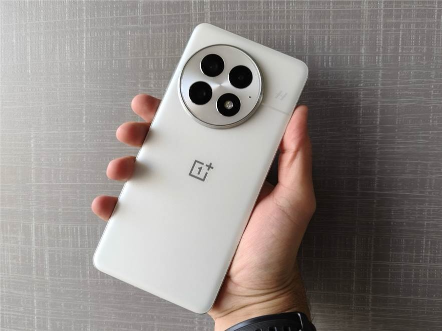 Oneplus 13 White 16/512GB 20.měs. záruka do 08/2027