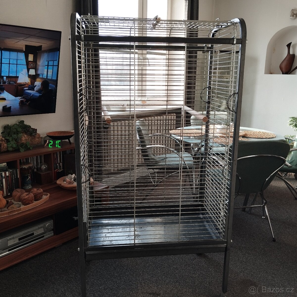 Prodám voliéru pro většího papouška