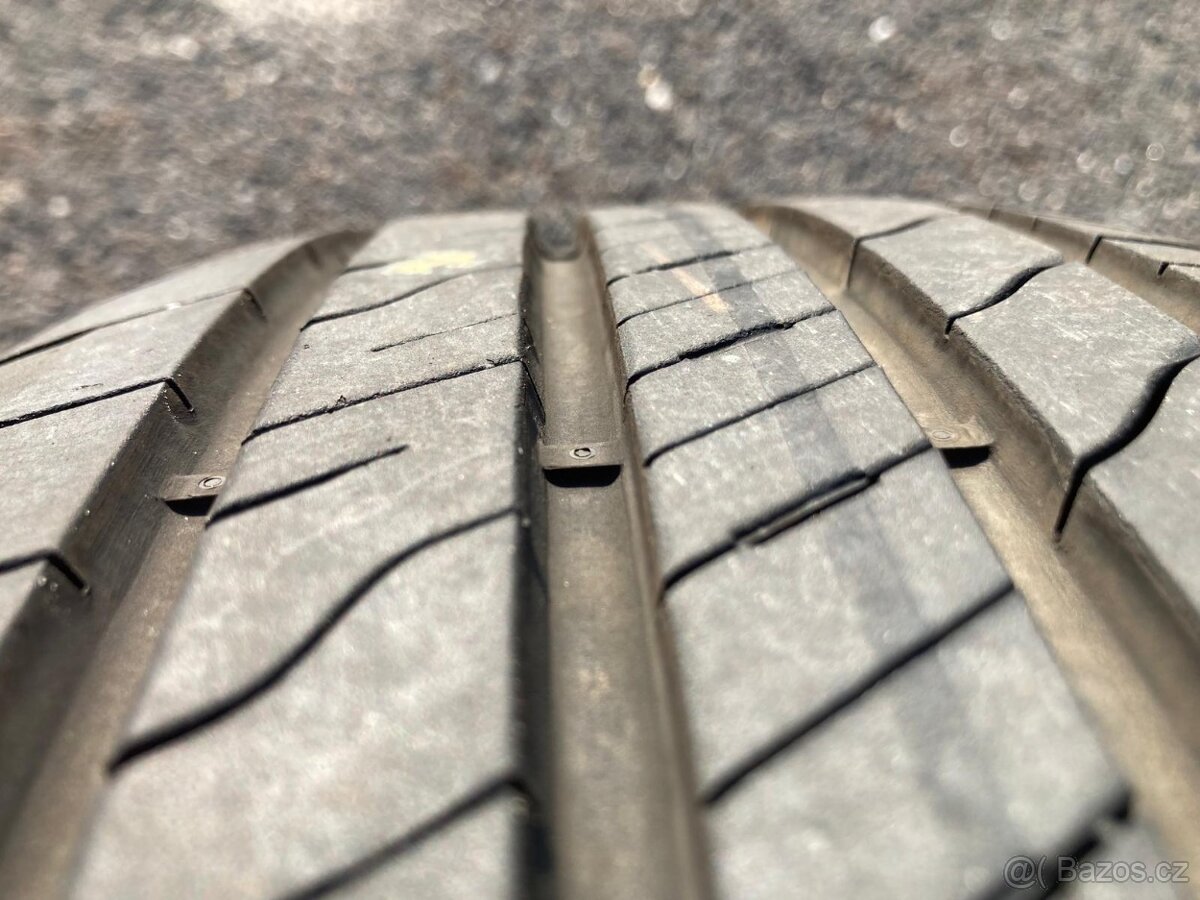 Pneu Goodyear 205/60/16 XL