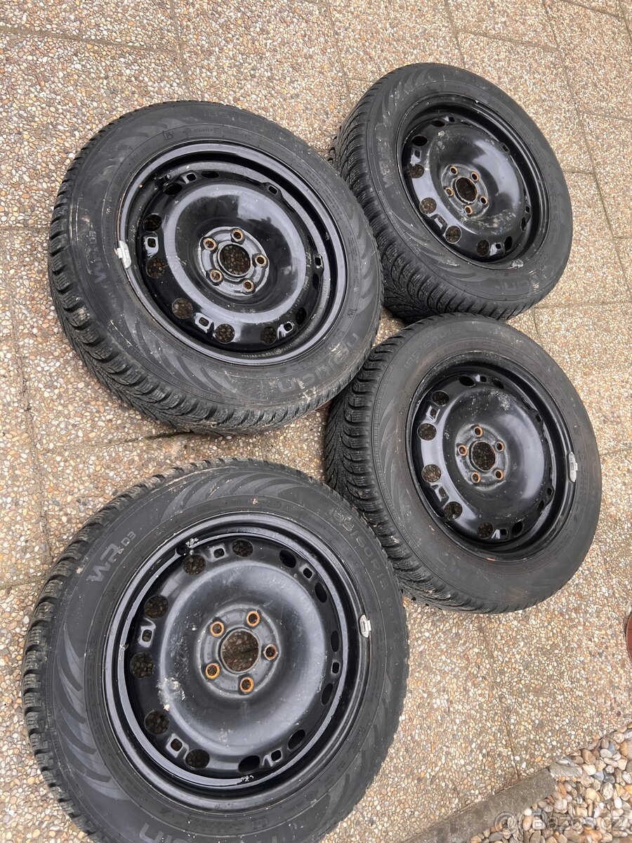 Nokian 185/60/15 sada kol Fabia Rapid 5x100