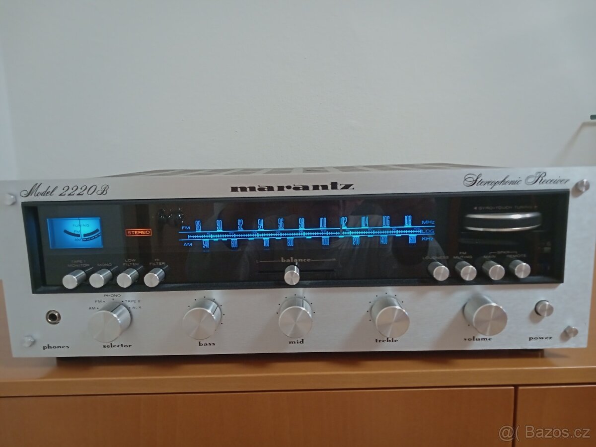 MARANTZ 2220B Receiver Top stav