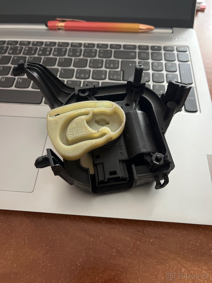 Servomotor pro centrální klapku vzduchu 8Z0819453D