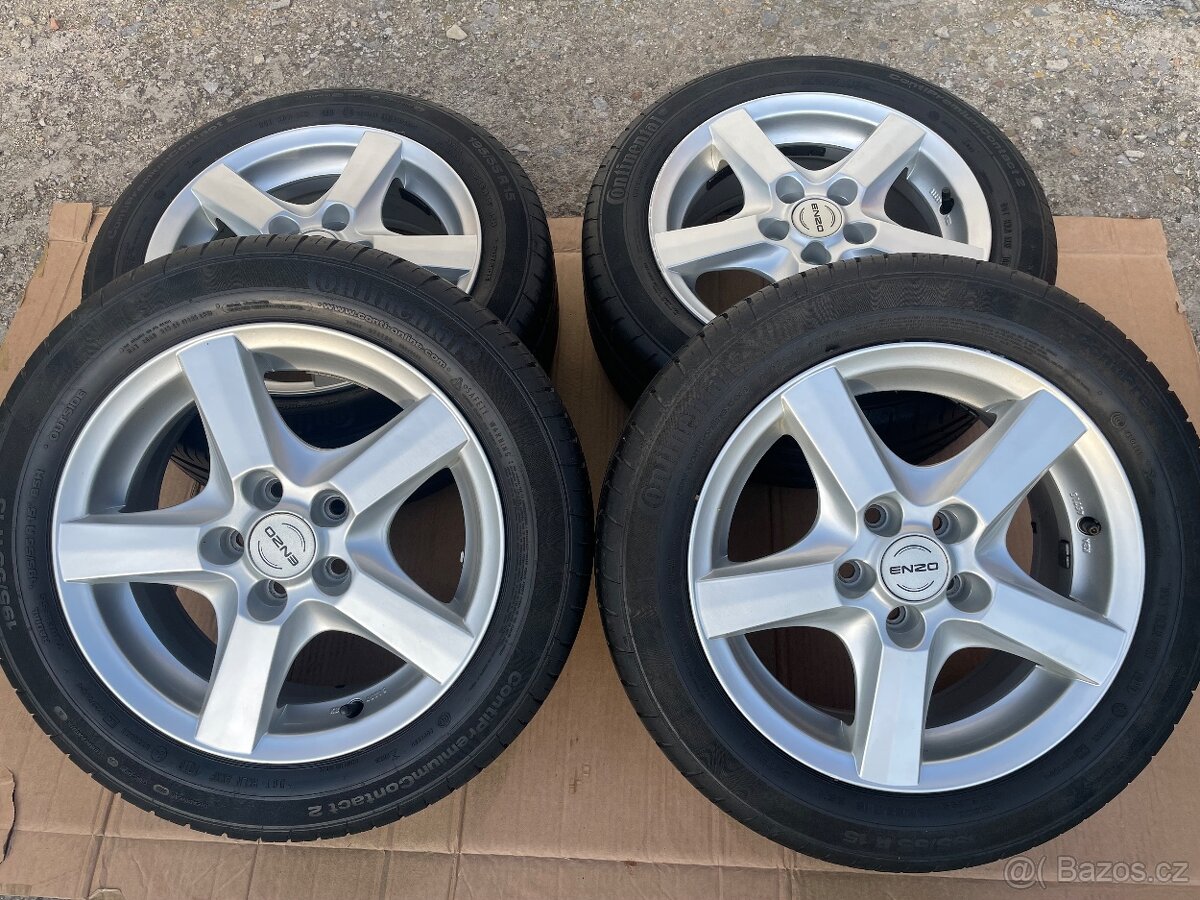 Alu kola 5x100. R15.Letni 195/55/15.Škoda,Vw,Audi,Seat