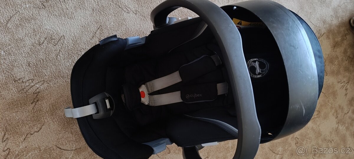 Autosedačka Cybex Aton 5 se základnou