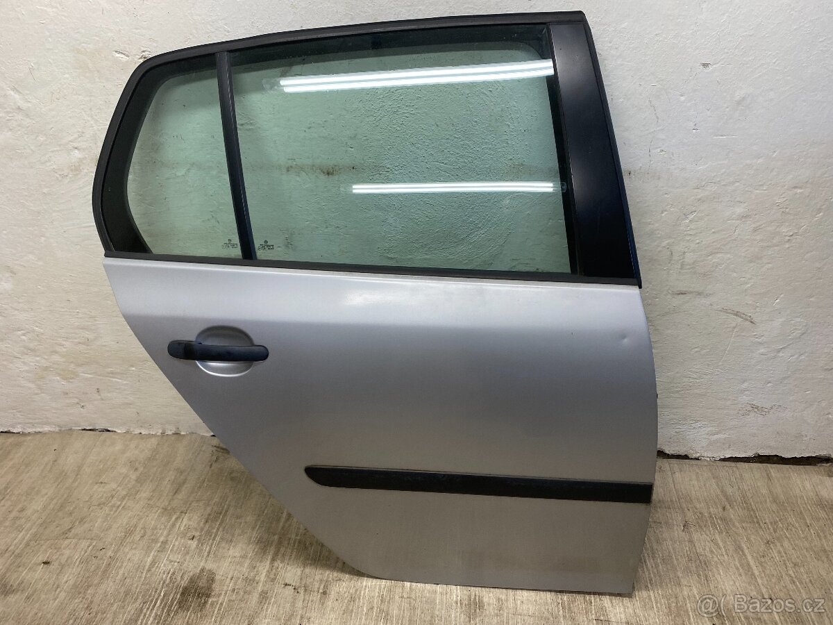 VW GOLF 5 2003-2008 - PRAVÉ ZADNÍ DVEŘE KOMPLETNÍ LA7W