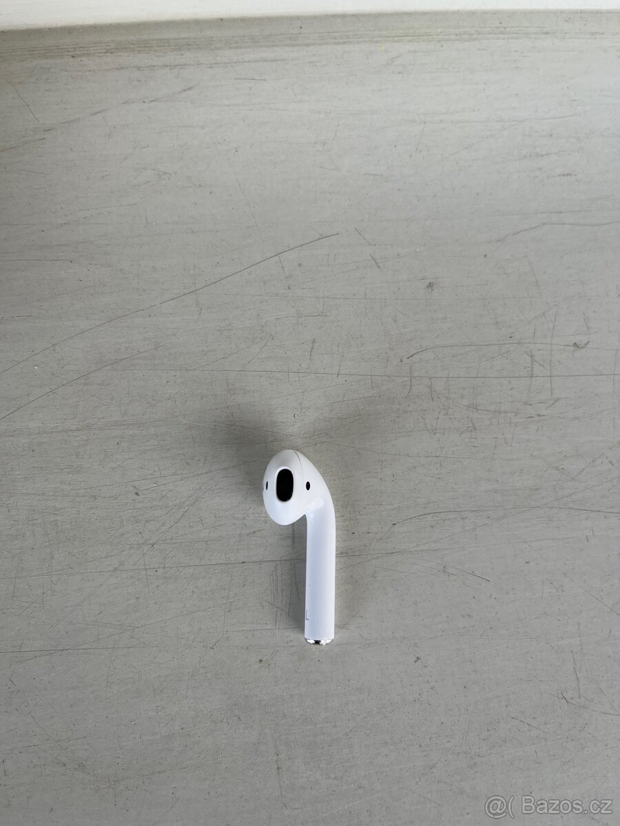Airpods 2 levé sluchátko