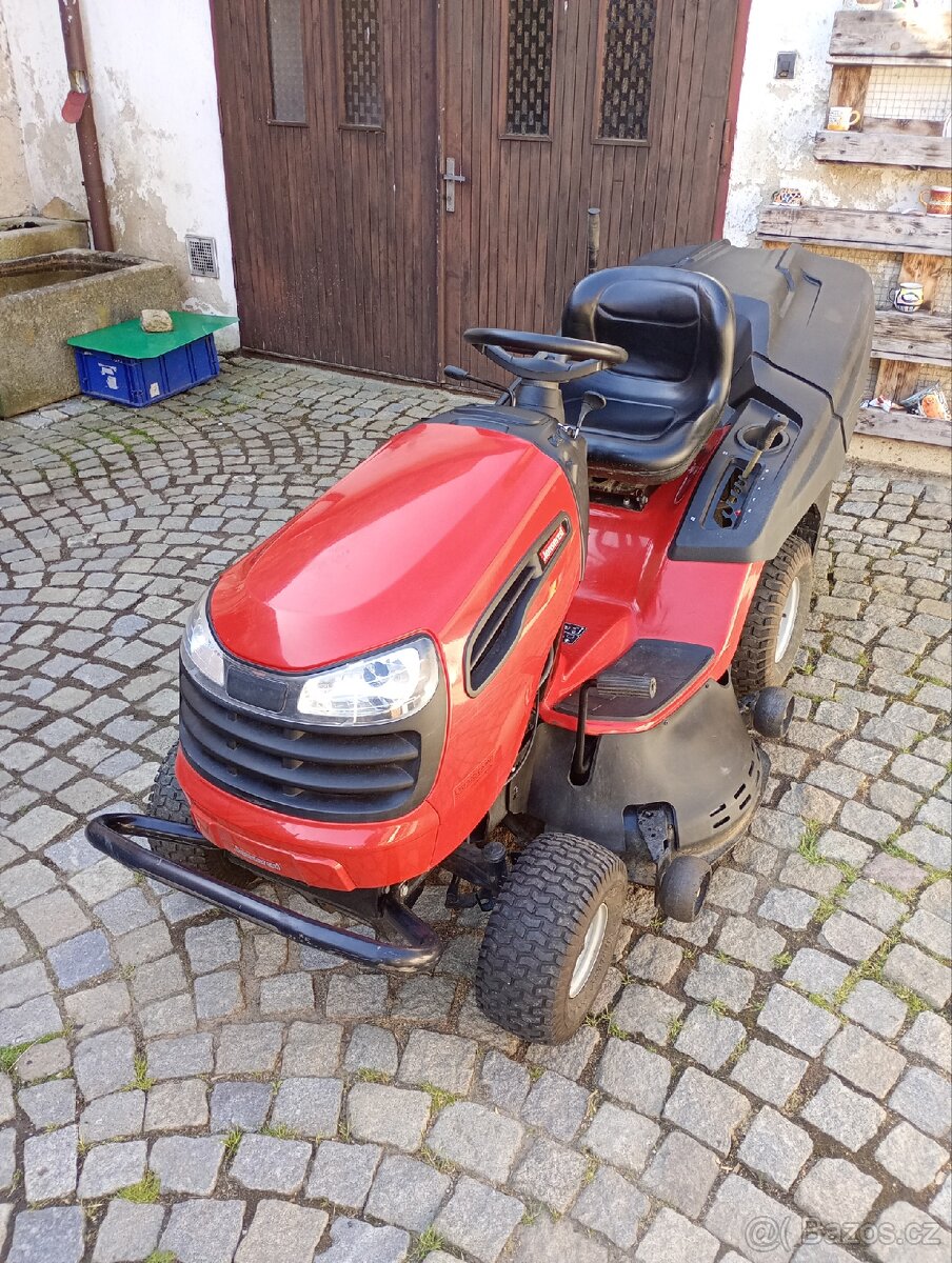 Zahradní traktor