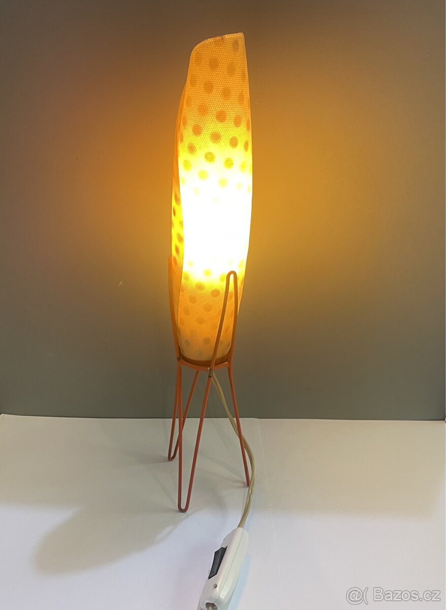 Lampa pokrok raketa