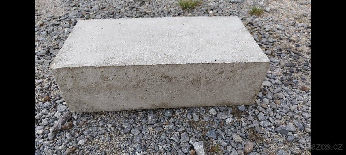 Betonové cihly