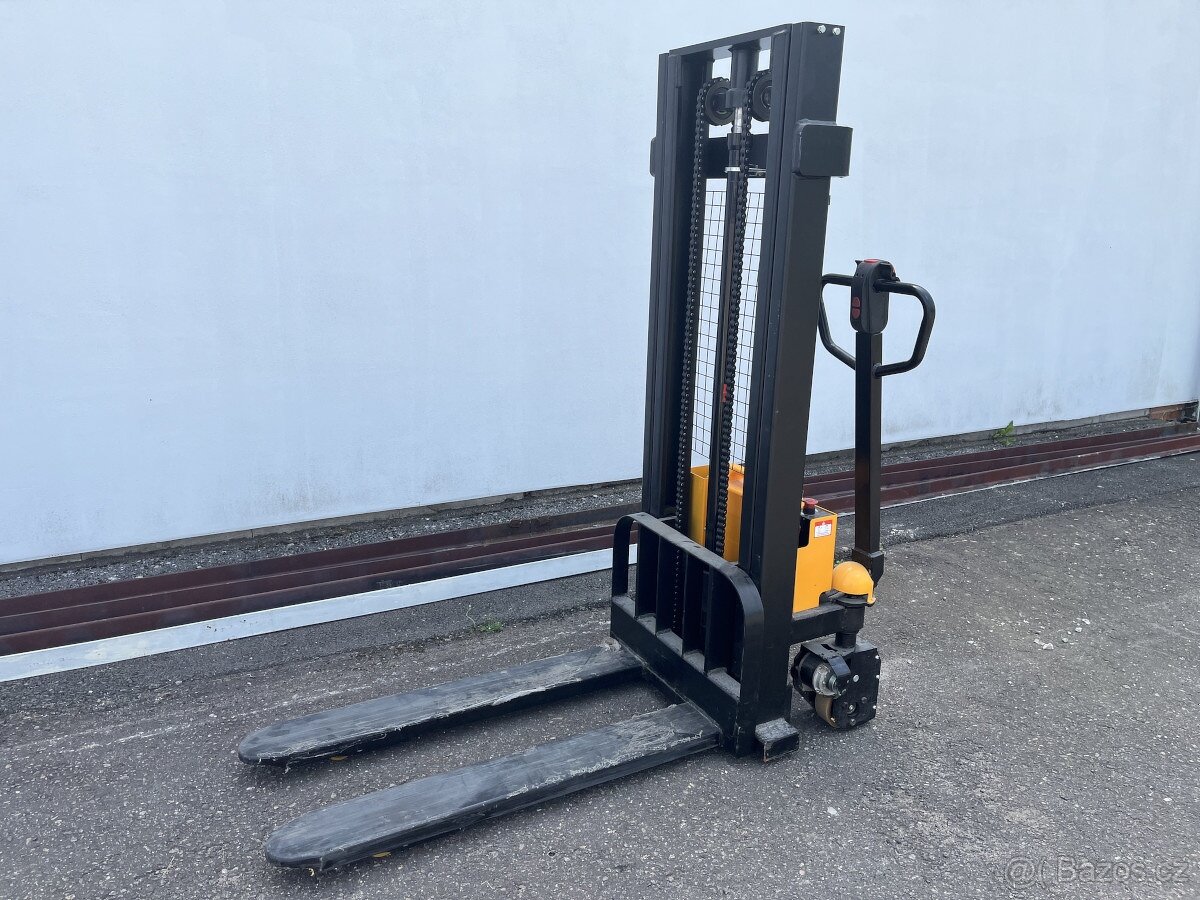 Použitý elektrický vysokozdvižný paletový vozík EMF12/25