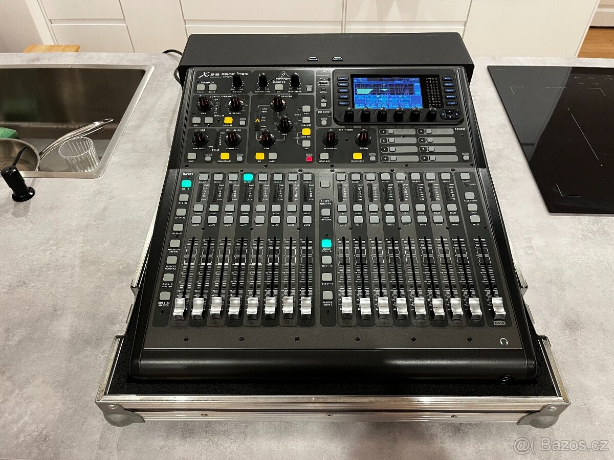Behringer X32 Producer + case