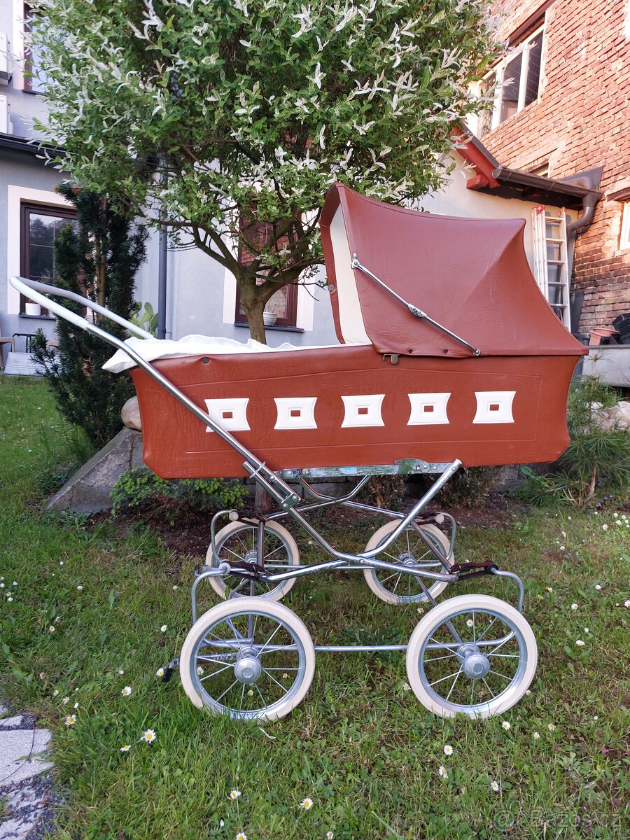Retro kočárek Liberta