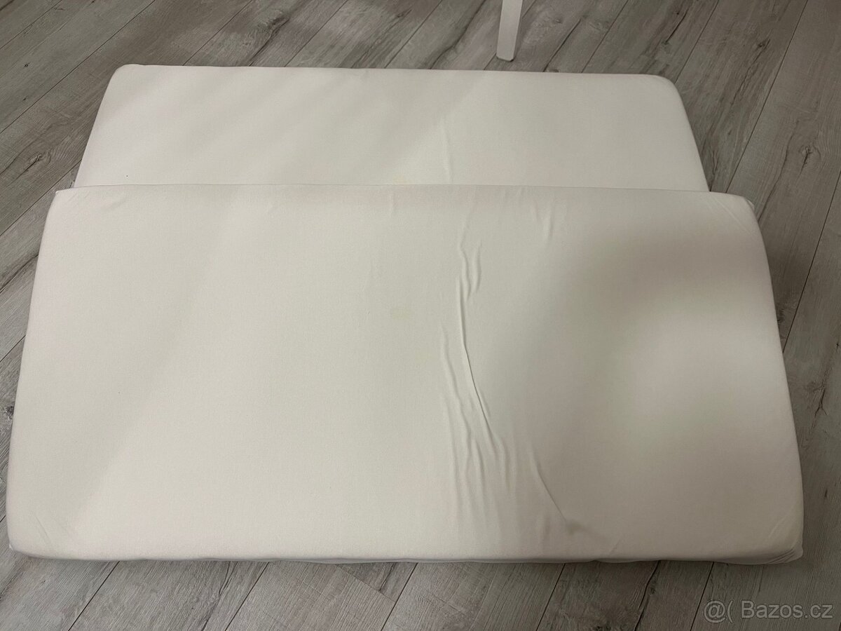 2 matrace do dětských postýlek + chrániče - zánovní
