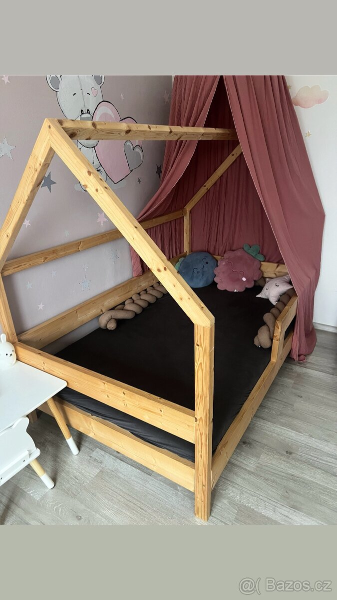 Domečková postýlka