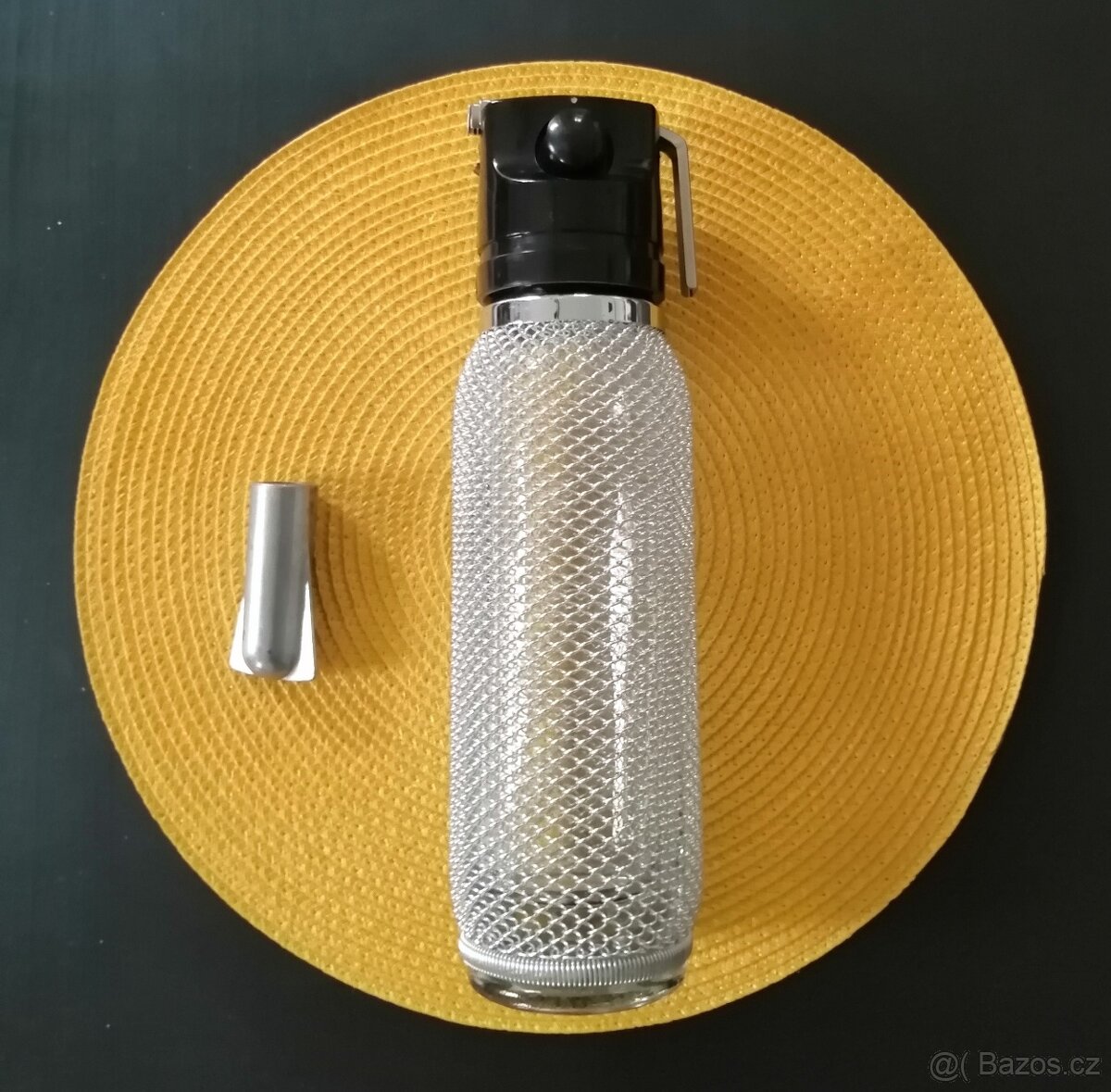 Šlehačková retro láhev