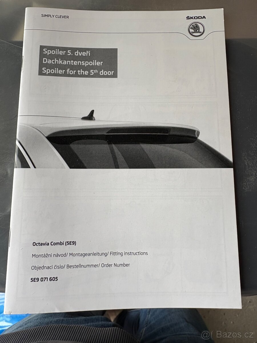 Prodám křídlo na Octavii 3 combi. Nové.