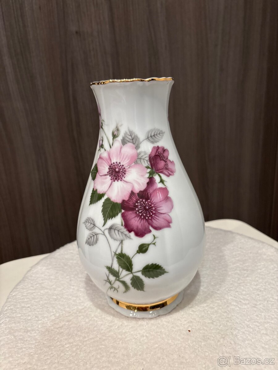 Starožitná váza Horní Slavkov