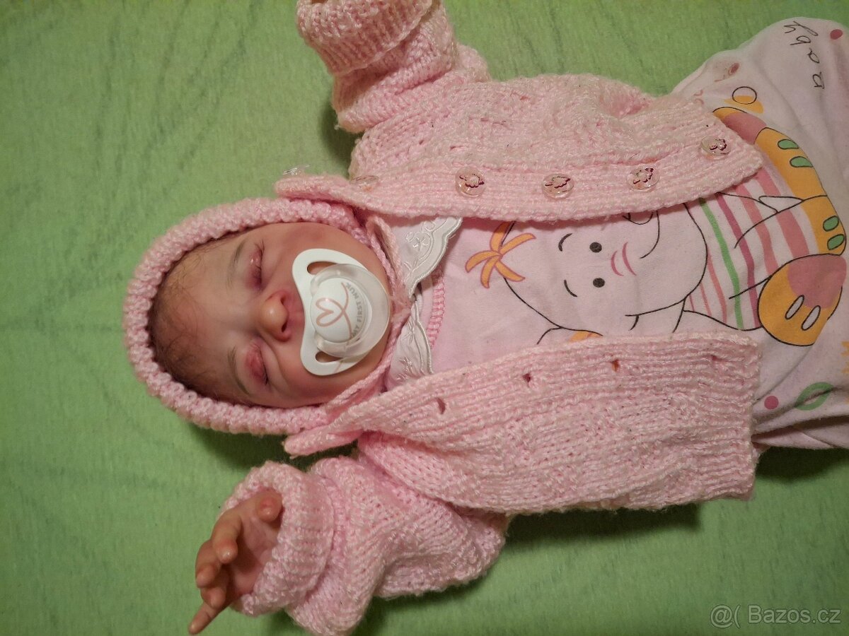 Reborn panenka, příslušenství a oblečky