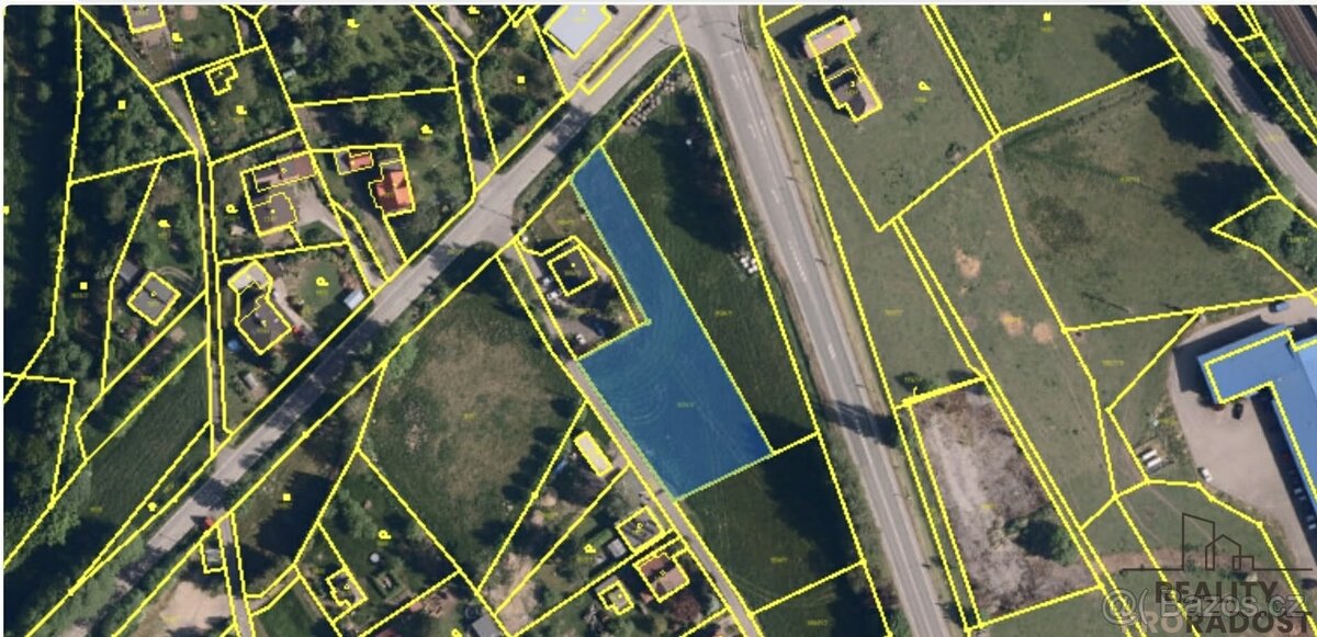 Pozemek ke komerčnímu využití o rozloze 2331 m2 v obci Bystř