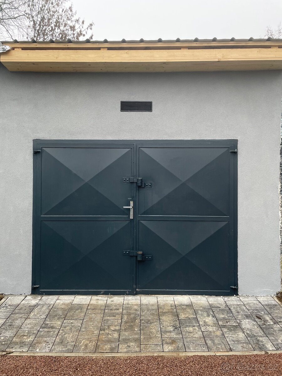 Dlouhodobý pronájem garáže po kompletní rekonstrukci