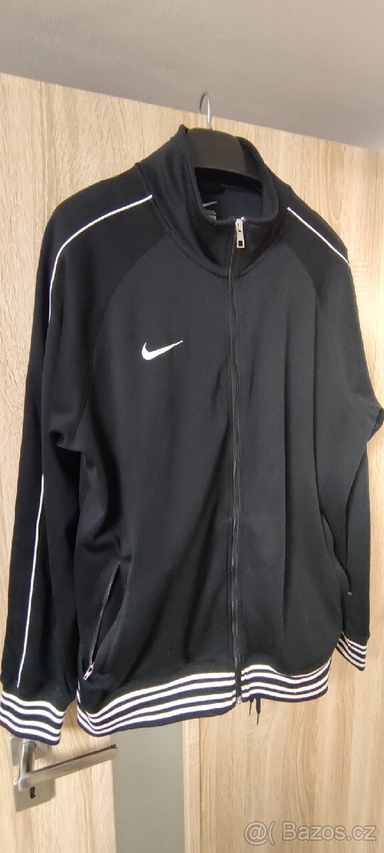 Sportovní souprava NIKE,