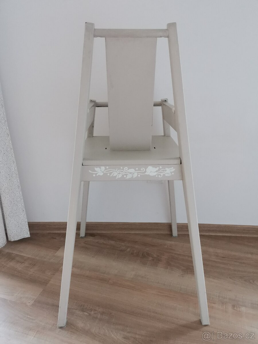 Jídelní židlička