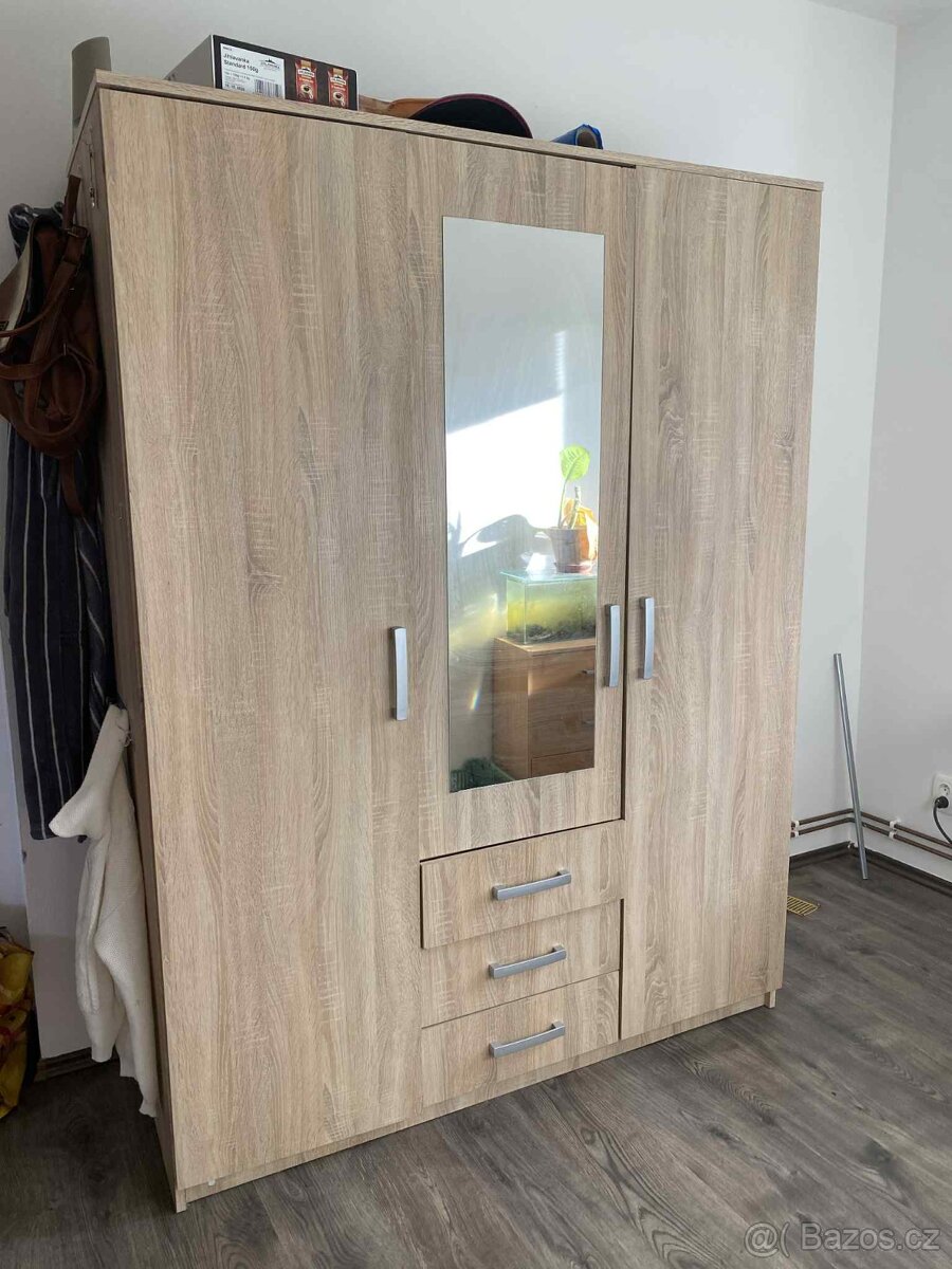 Šatní skříň