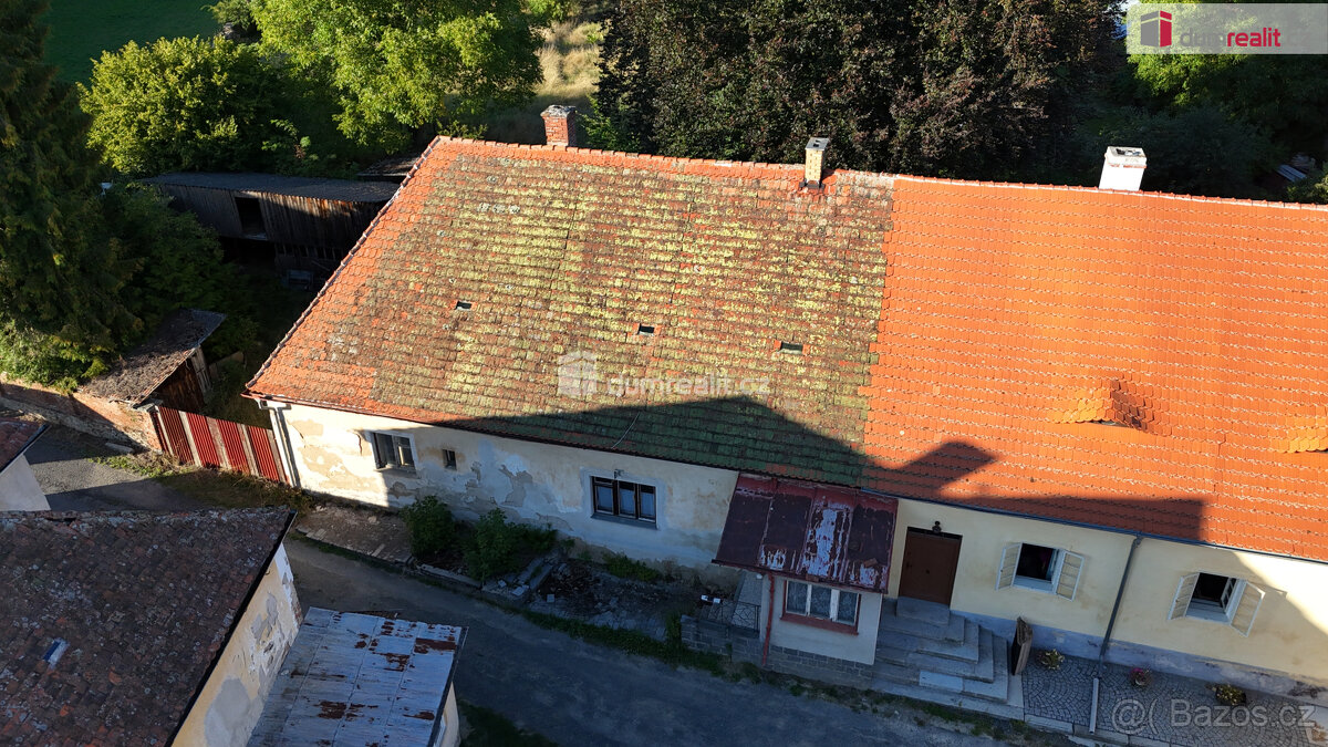 exkluzivní prodej samostatné části dvojdomu, maštale a velké