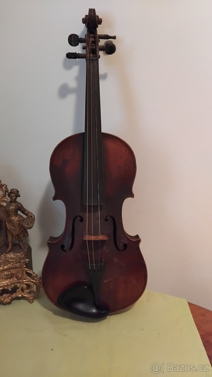 Starožitné housle celé 4/4 Tři kusy.