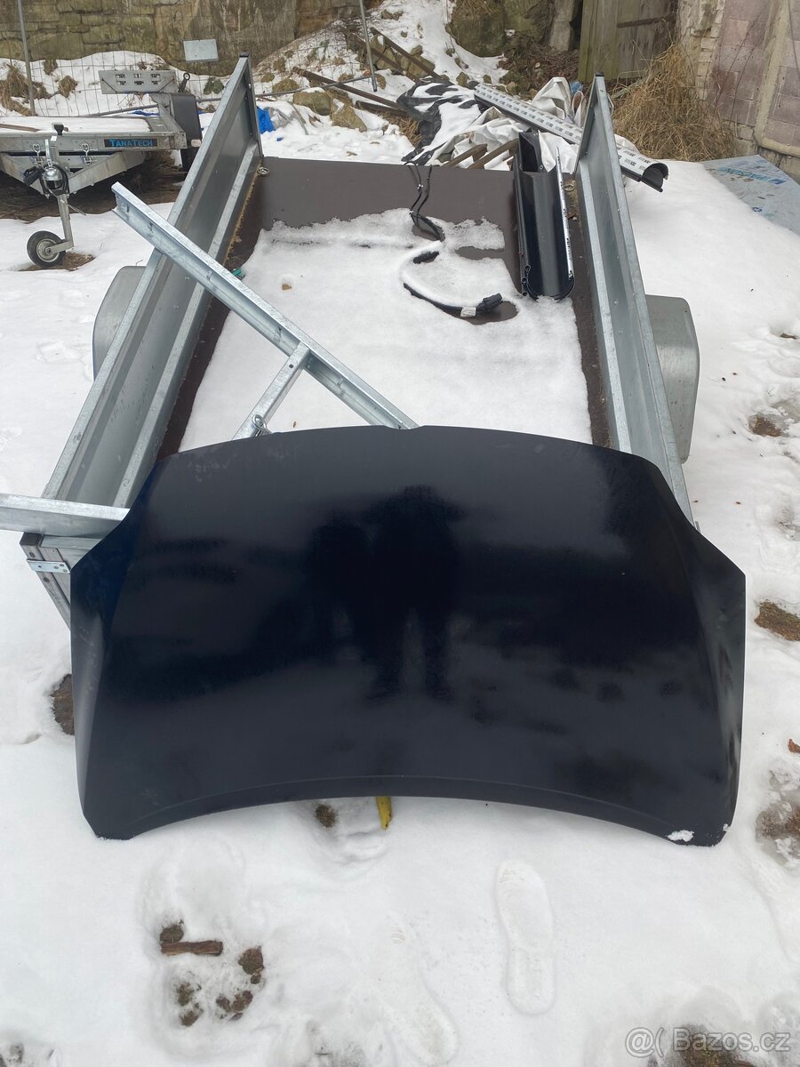 Kapota Volkswagen golf plus