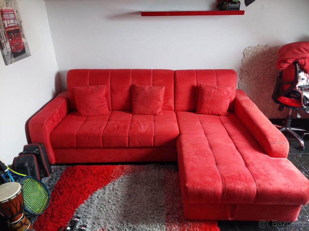 Rozkládací gauč s úložným prostorem