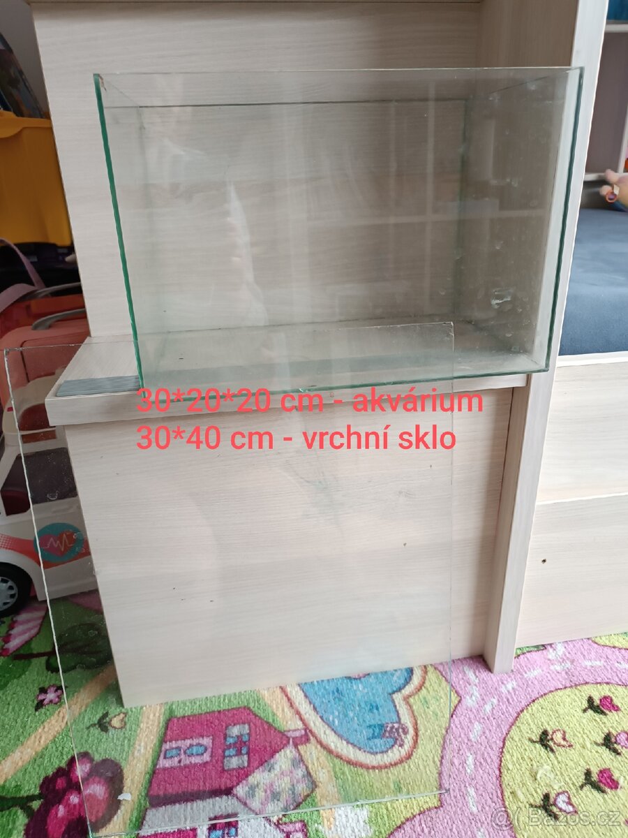 Skleněné akvárium