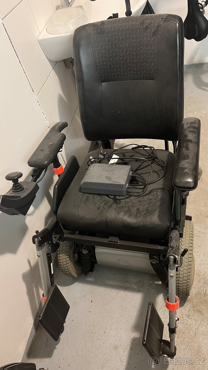 Elektrický invalidní vozík