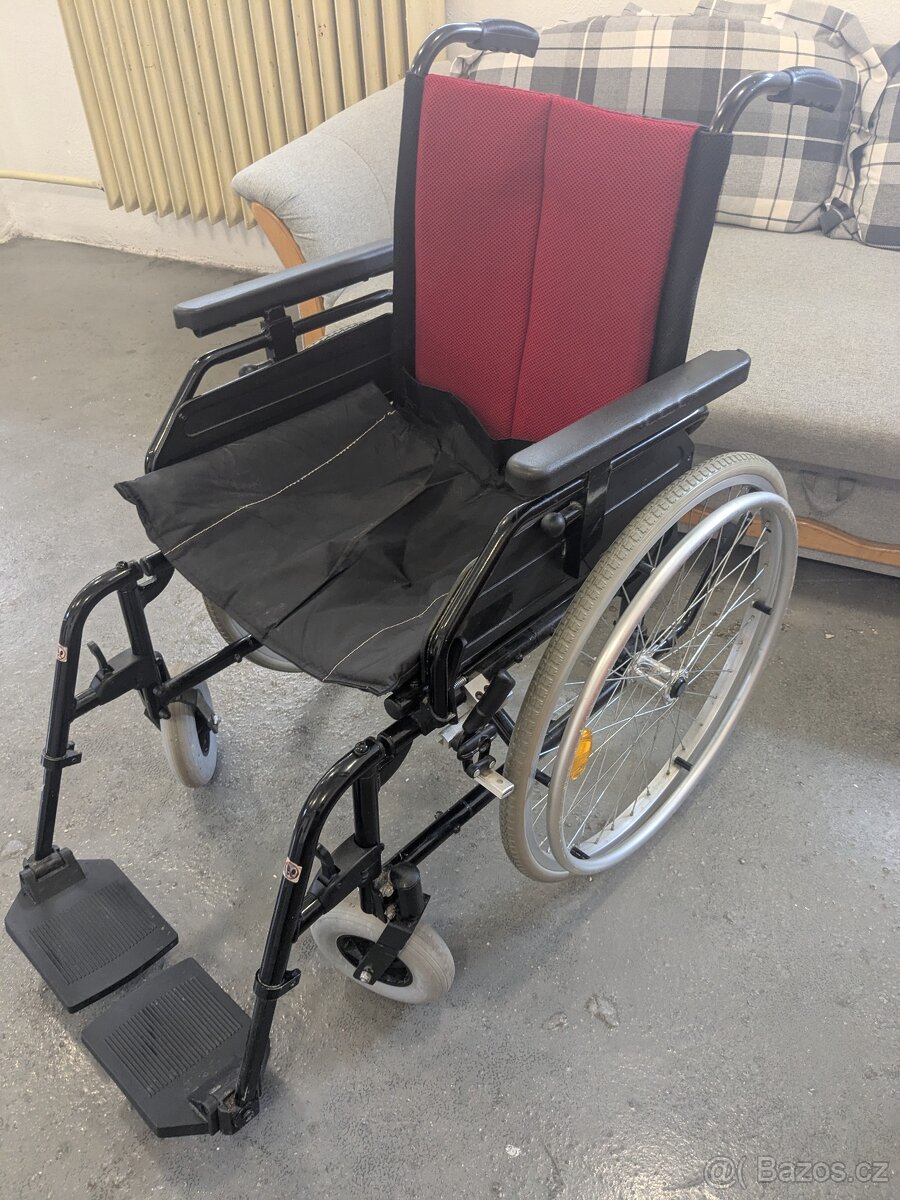 Invalidní vozík