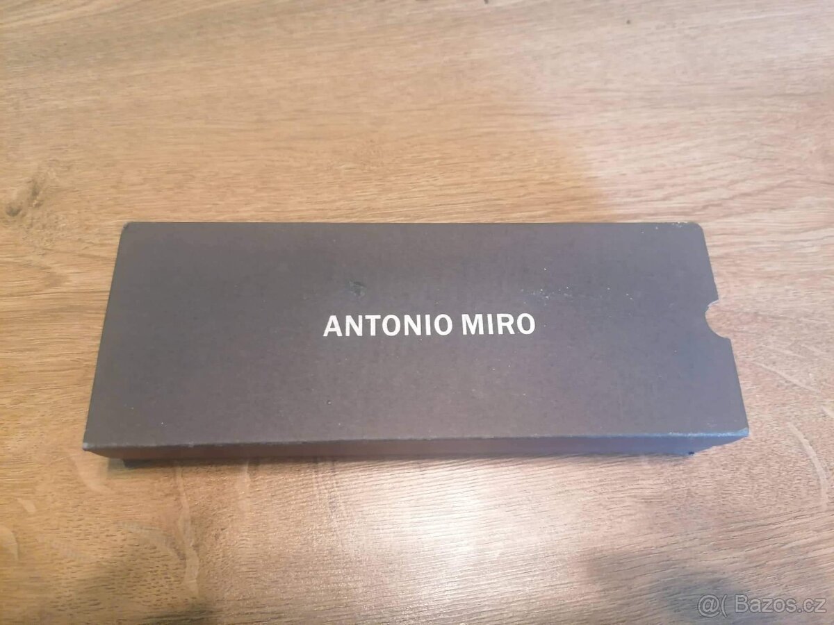 Kovové kuličkové pero Antonio Miro s pouzdrem