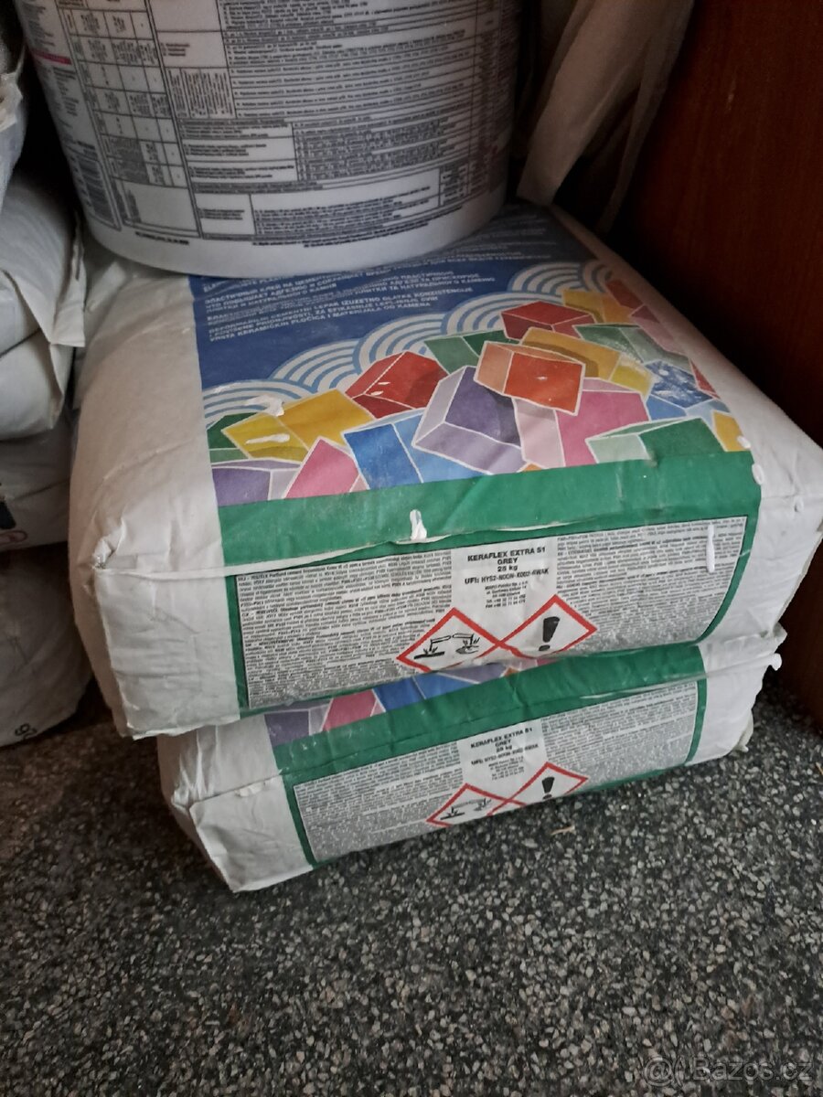 Omítka, stavební lepidlo, nivelačka