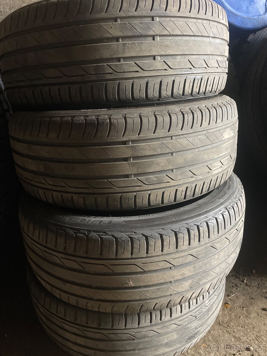 215/50R18