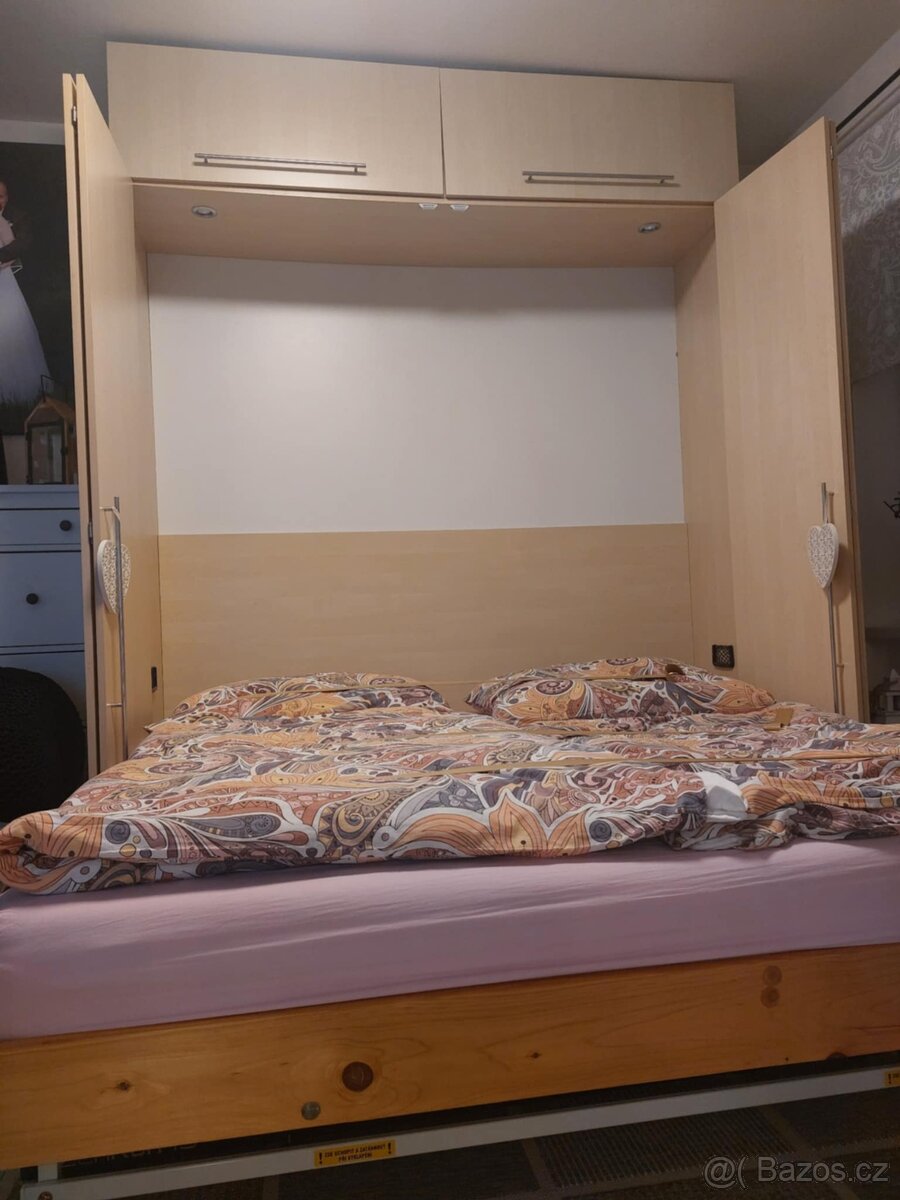 Sklopná postel